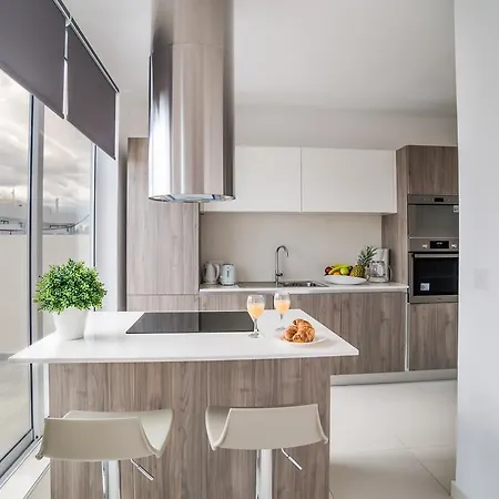 Appartement Penthouse - - Terrace & Sea View