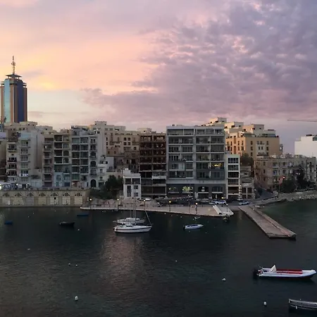Penthouse - - Terrace & Sea View * Saint Julian's
